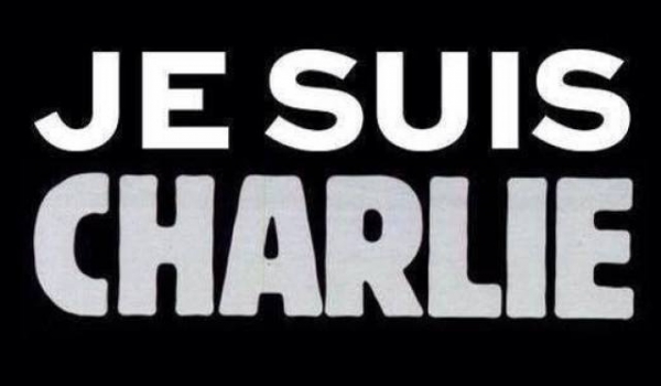 Chasse à l'homme après l'attaque terroriste mortelle de Charlie Hebdo